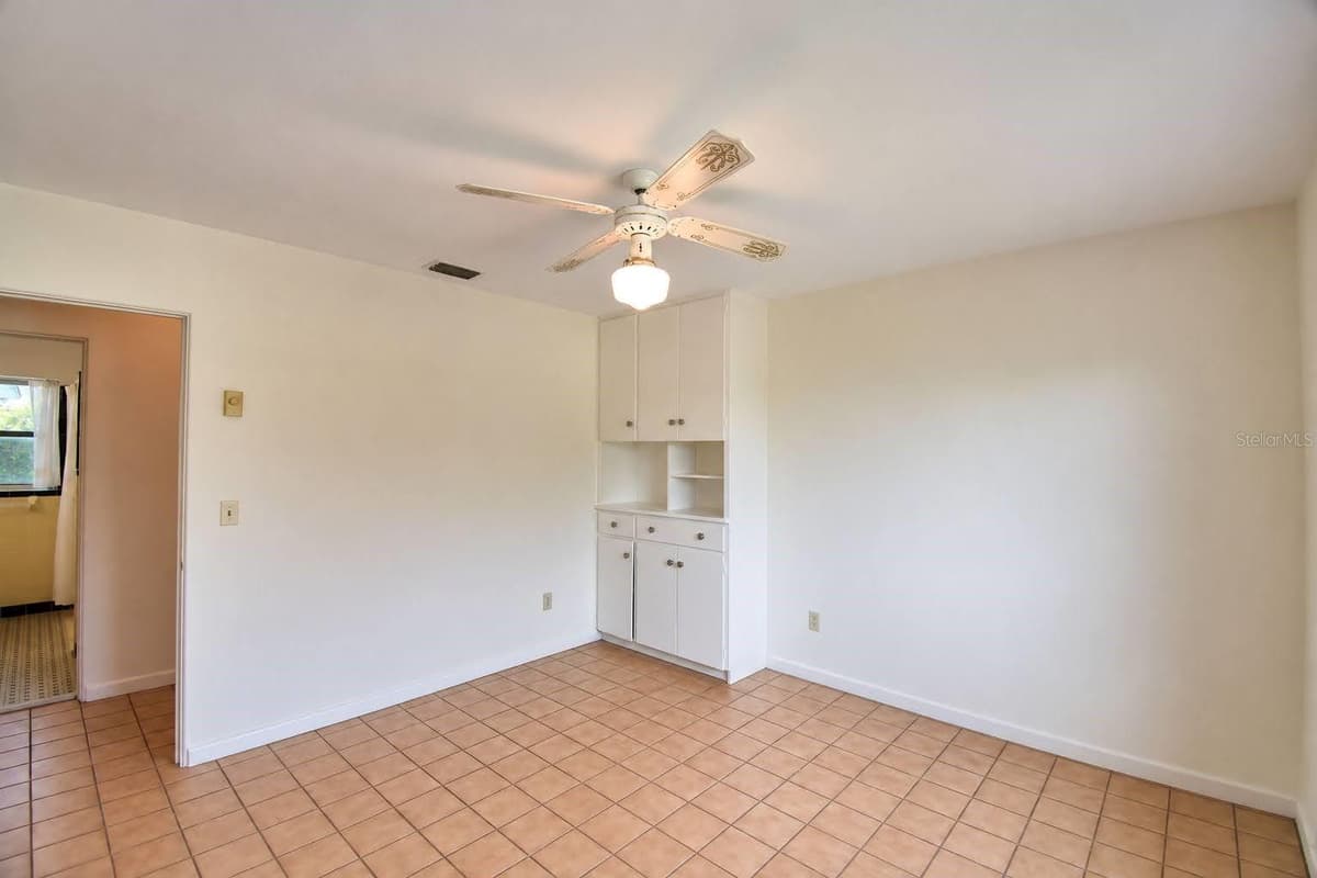 906 AVENUE M — photo 12 of 35
