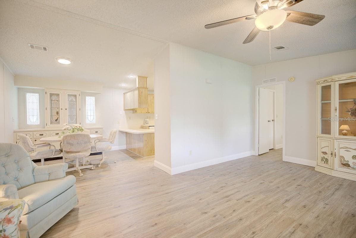 3523 35TH AVENUE — photo 7 of 23
