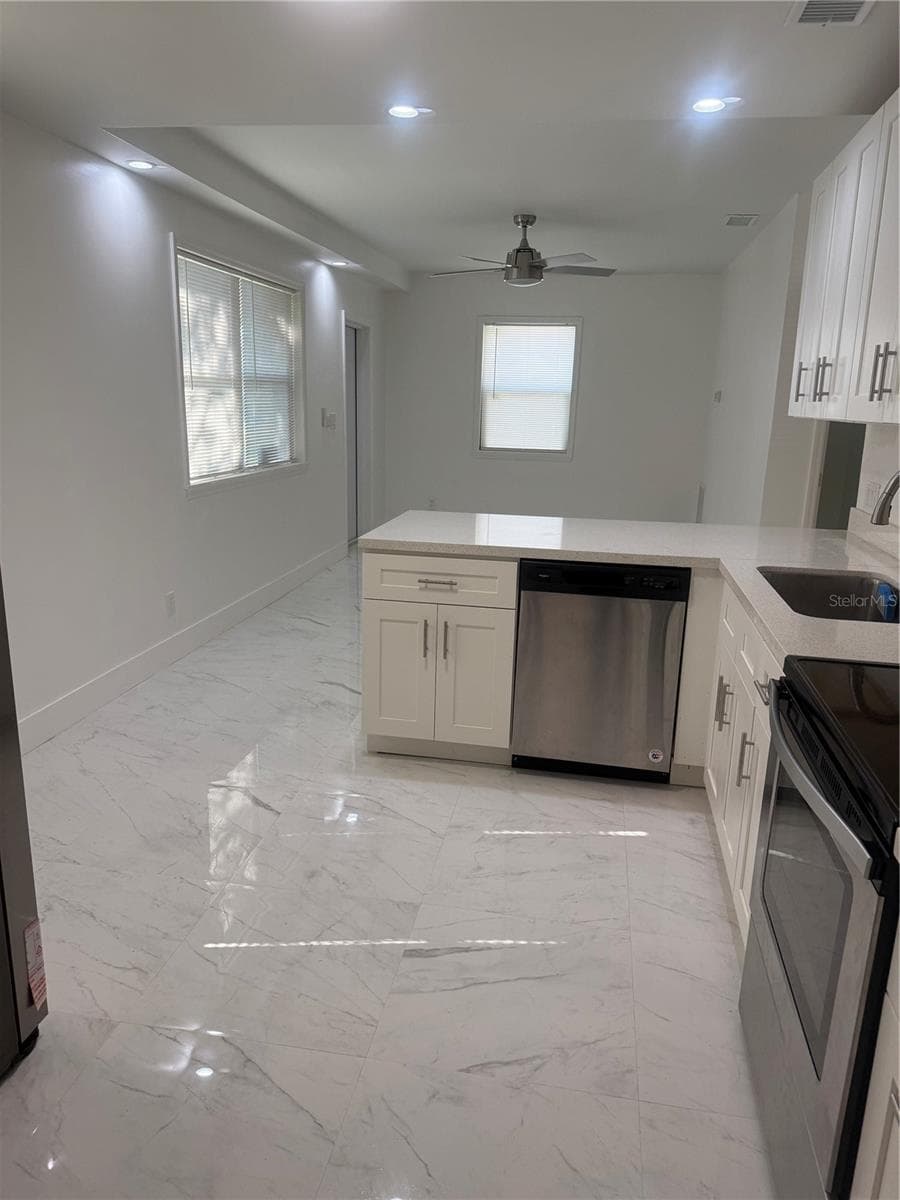 305 ANN STREET — photo 25 of 62