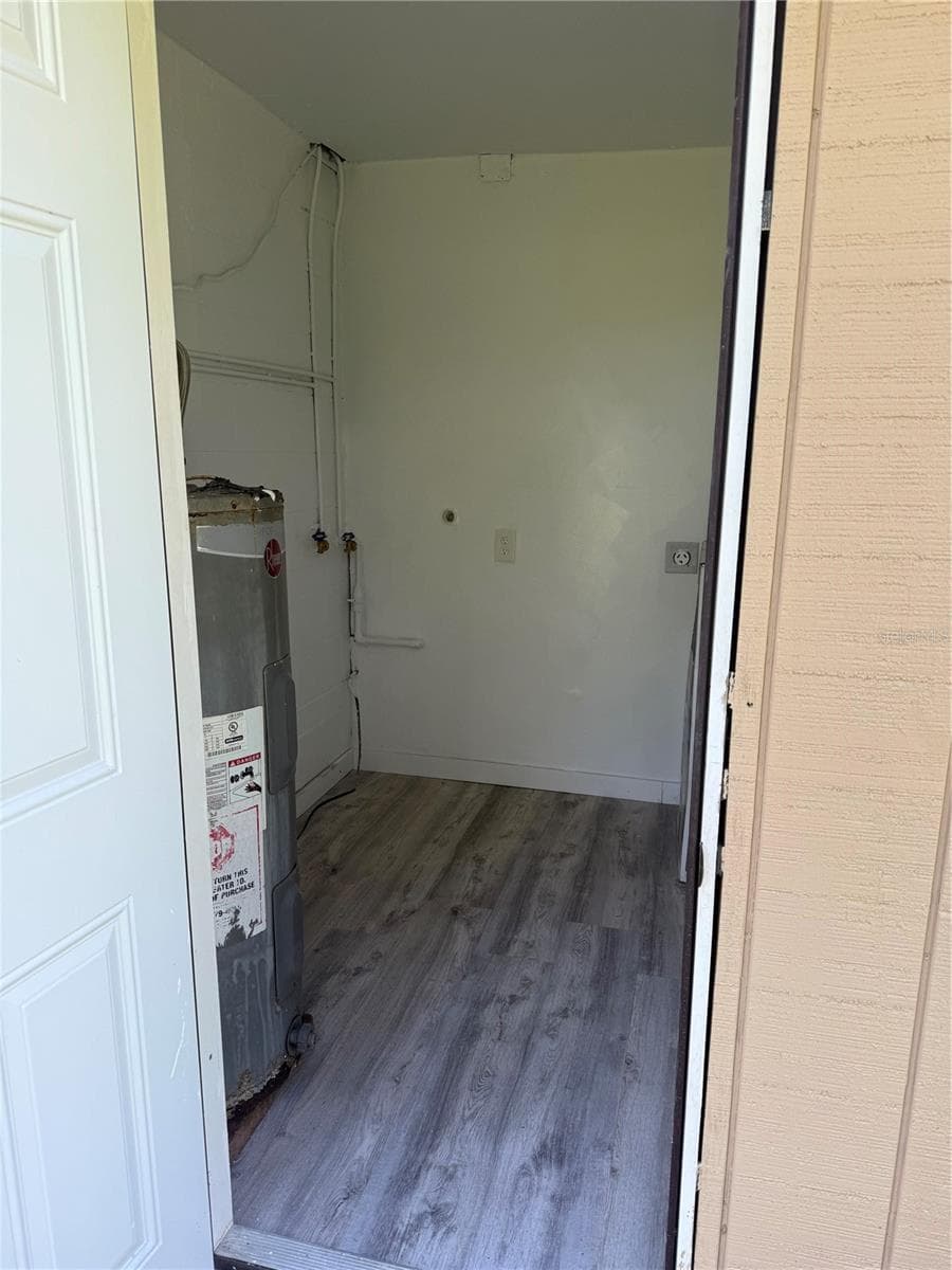 305 ANN STREET — photo 5 of 62