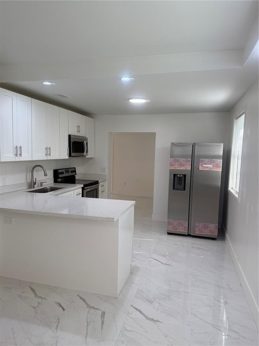305 ANN STREET — photo 33 of 62