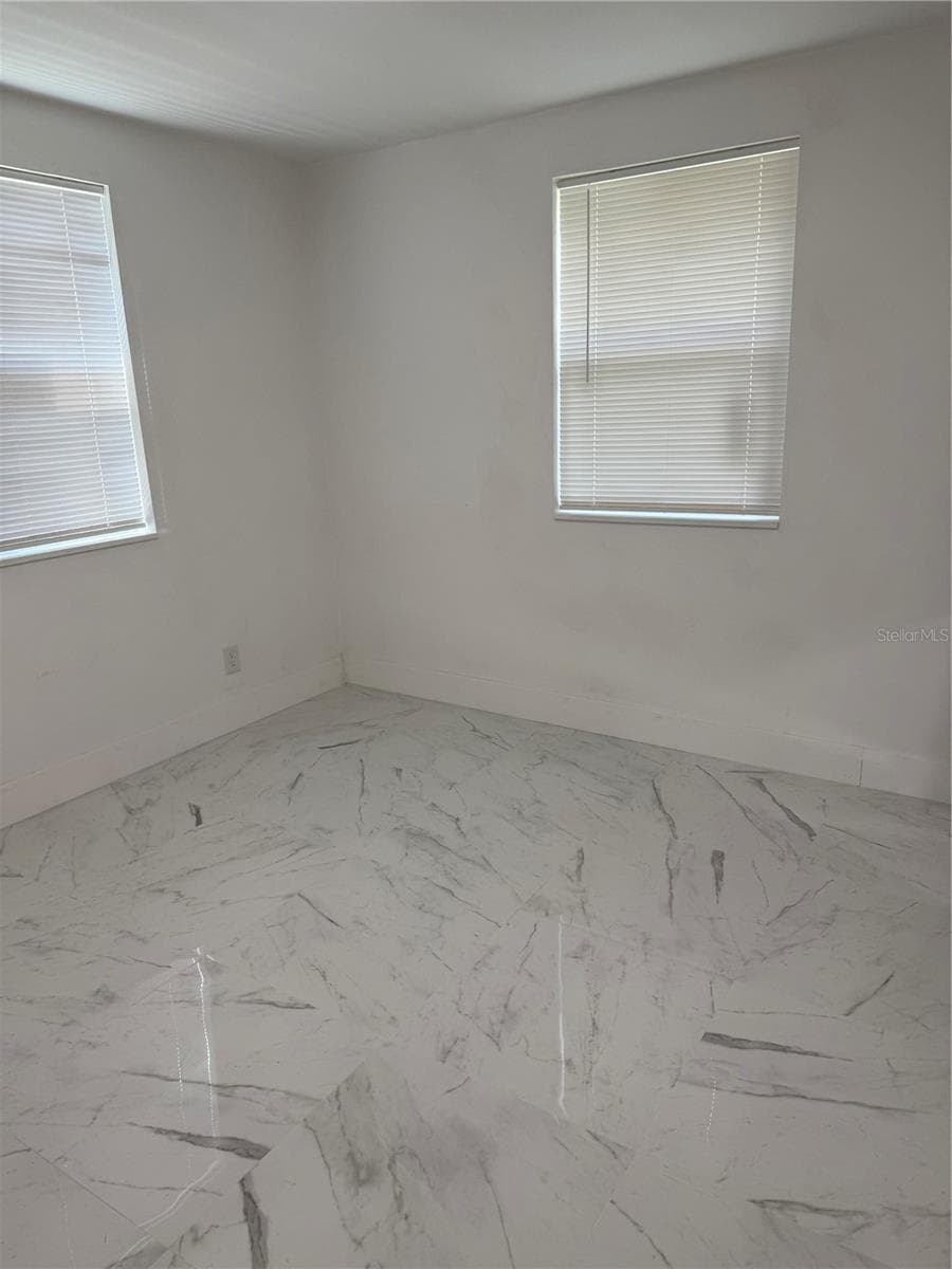 305 ANN STREET — photo 18 of 62