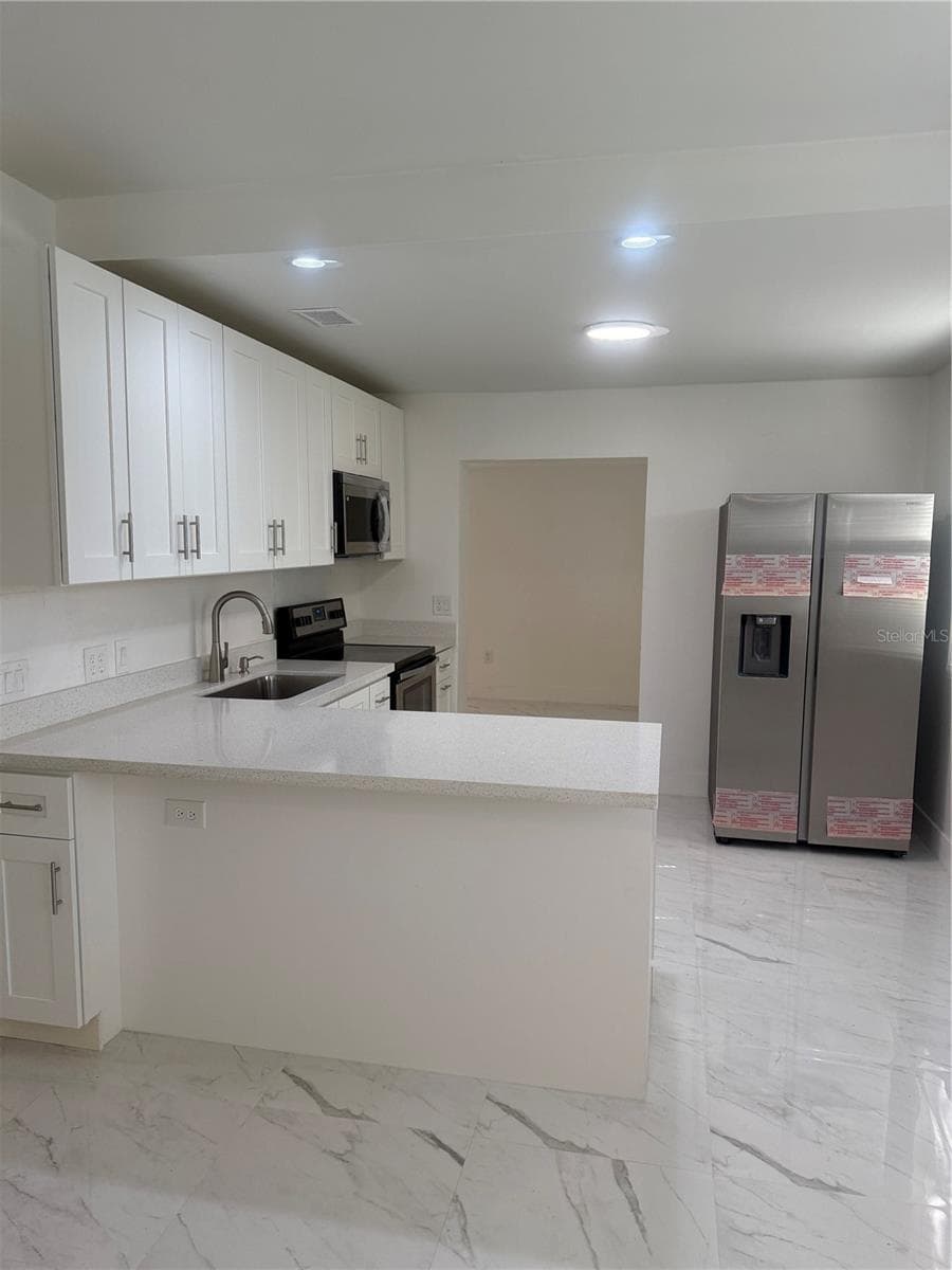 305 ANN STREET — photo 40 of 62