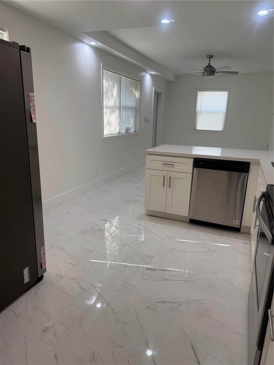 305 ANN STREET — photo 28 of 62