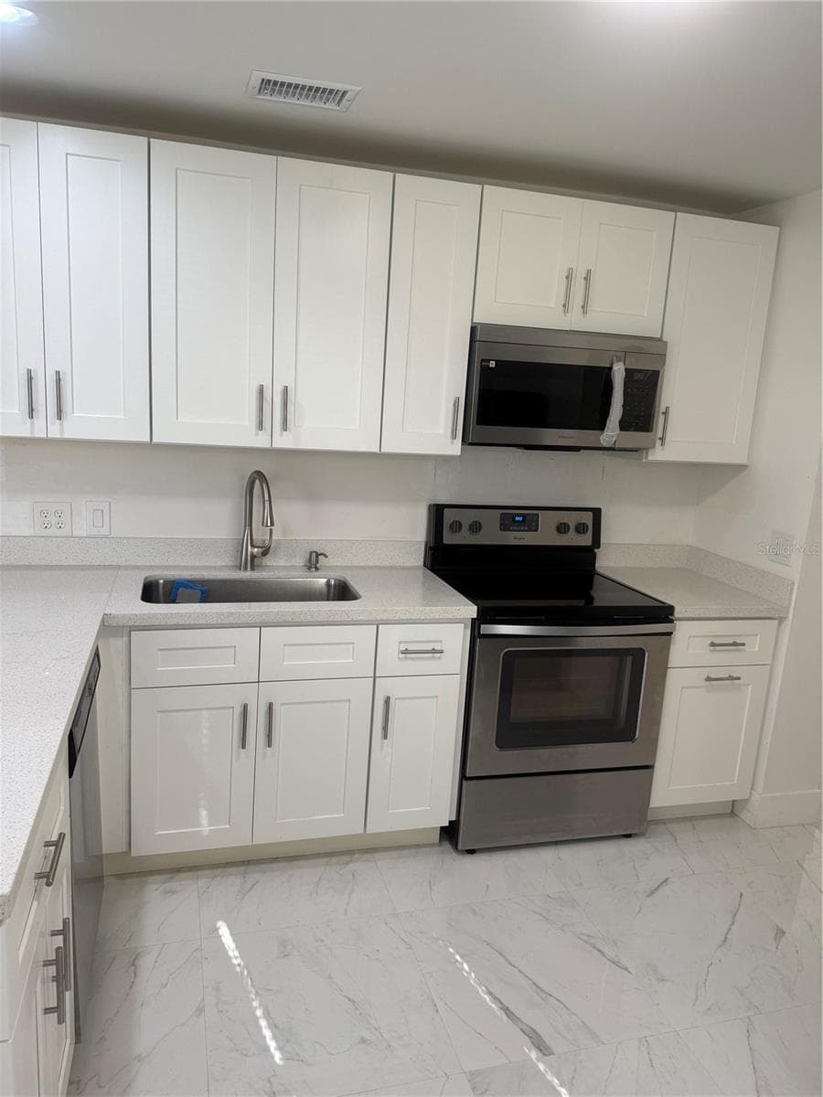 305 ANN STREET — photo 34 of 62