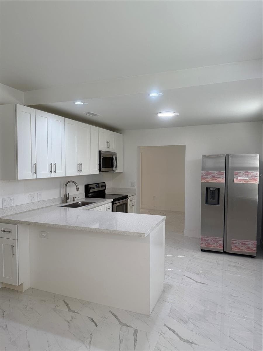 305 ANN STREET — photo 31 of 62
