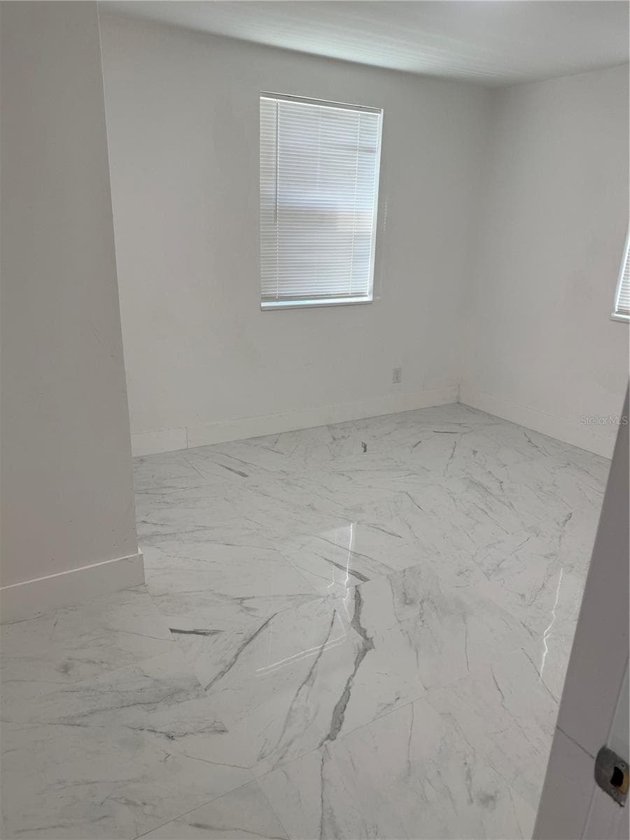 305 ANN STREET — photo 17 of 62