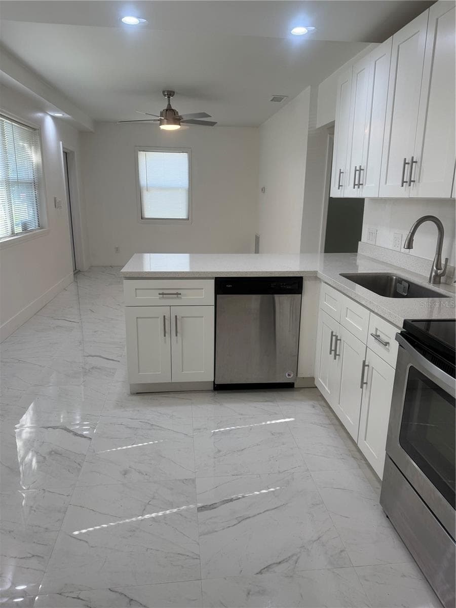 305 ANN STREET — photo 37 of 62