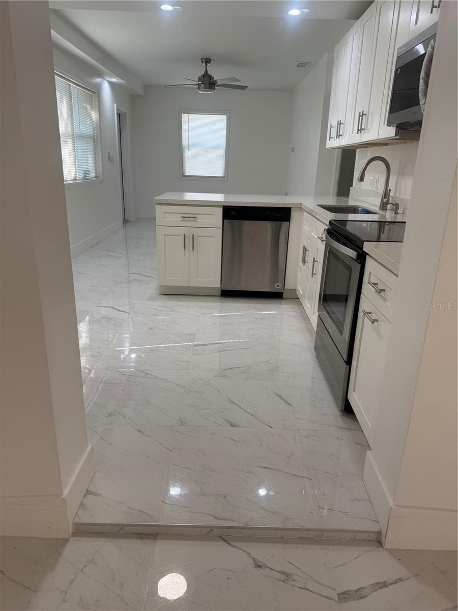 305 ANN STREET — photo 27 of 62