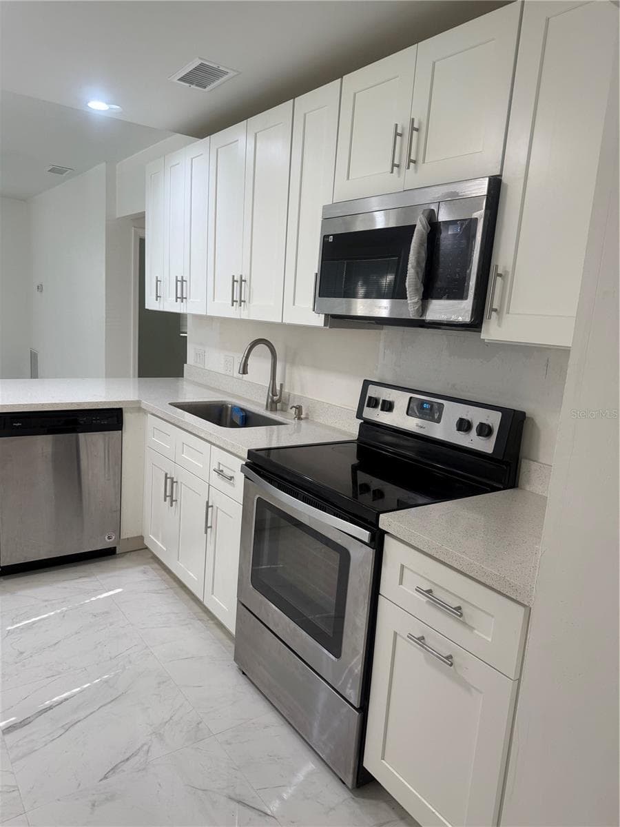305 ANN STREET — photo 26 of 62