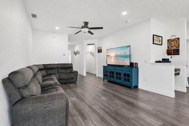 9248 CHANDLER DRIVE — photo 6 of 34