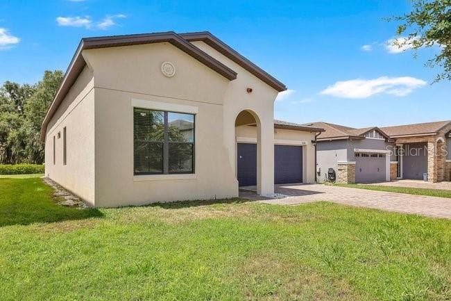 9248 CHANDLER DRIVE — photo 3 of 34