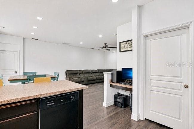 9248 CHANDLER DRIVE — photo 9 of 34