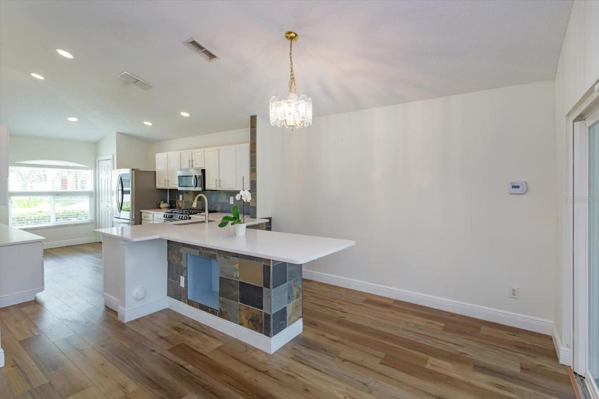606 BUCKHAVEN LOOP — photo 8 of 34