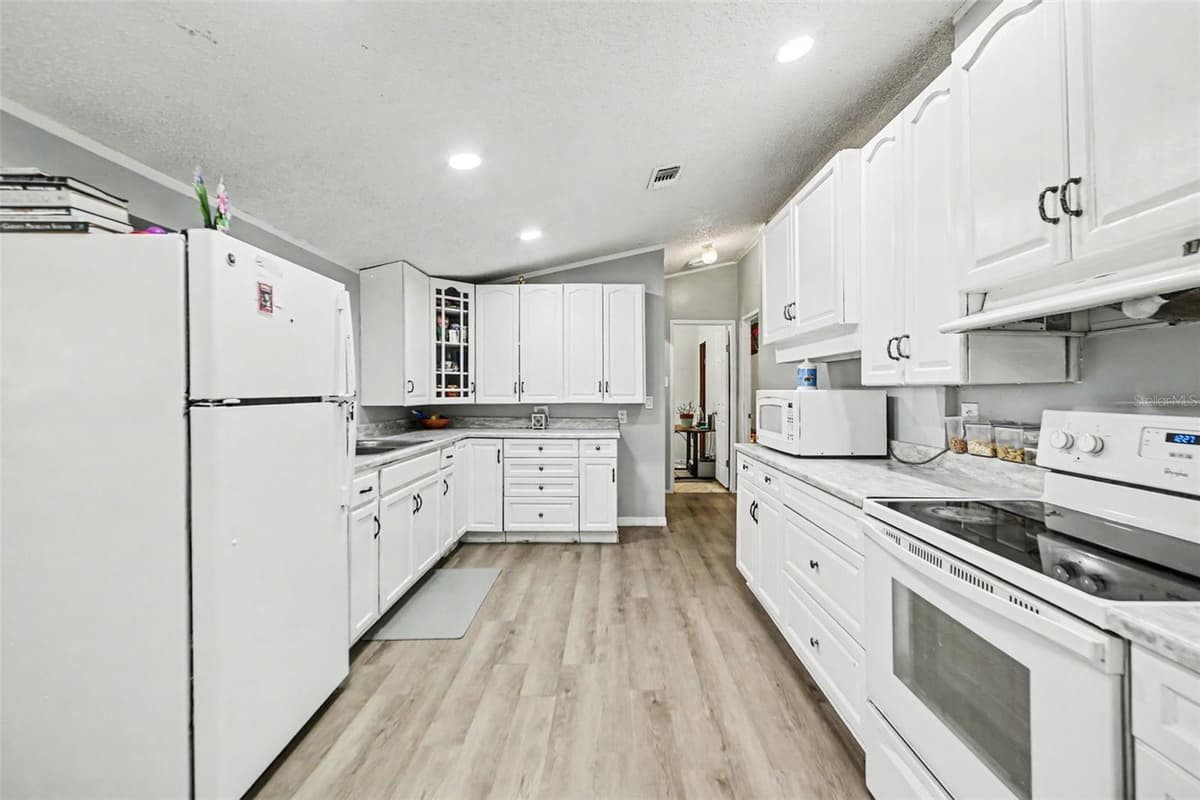 2375 GROVE STREET — photo 12 of 30