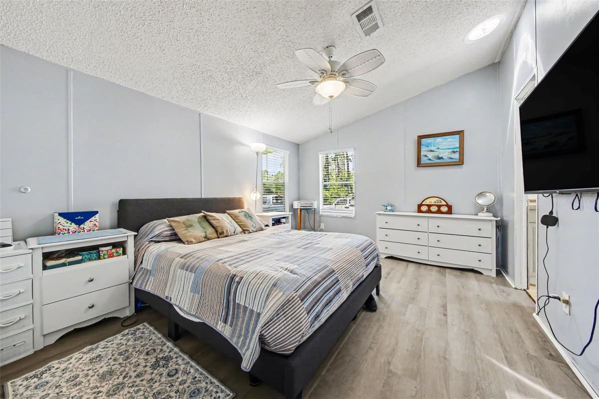 2375 GROVE STREET — photo 15 of 30