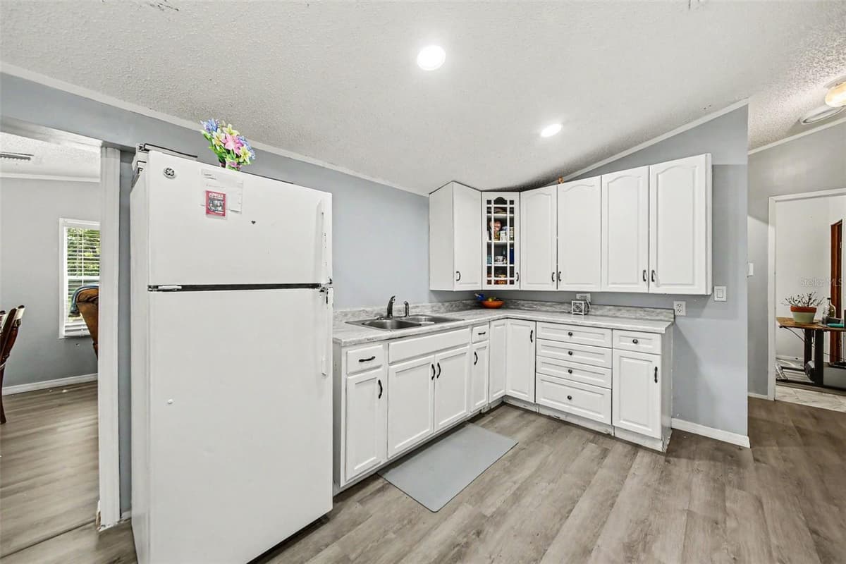 2375 GROVE STREET — photo 13 of 30