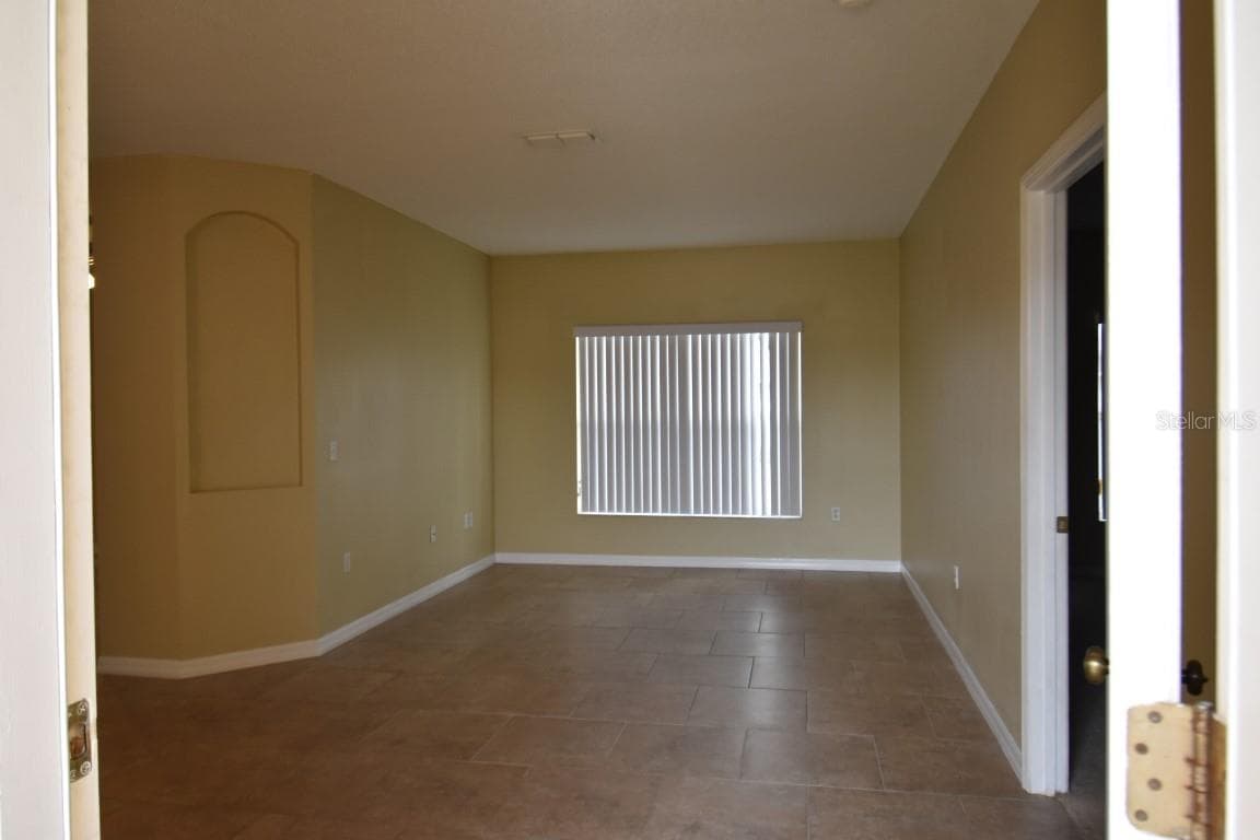 929 GLOUCESTER COURT — photo 3 of 9