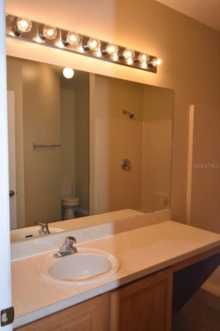 929 GLOUCESTER COURT — photo 5 of 9