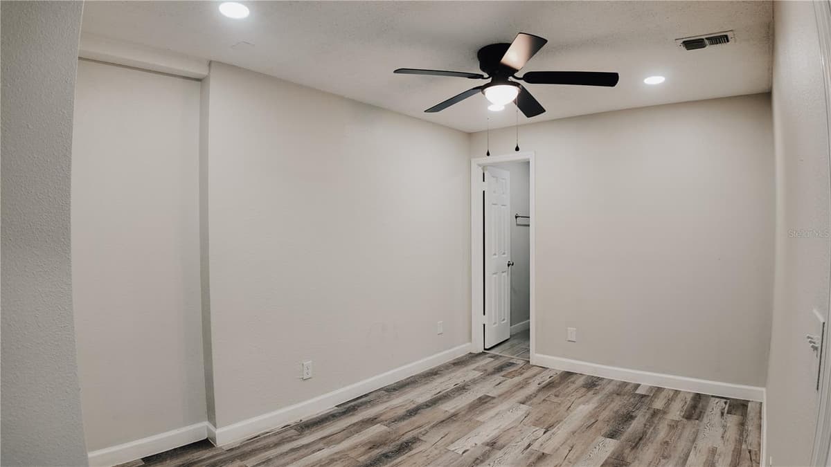 503 APRICOT DRIVE — photo 15 of 21
