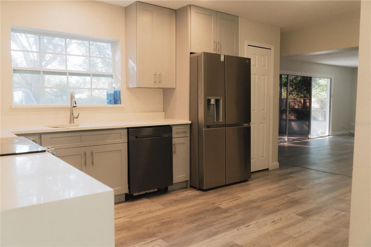 503 APRICOT DRIVE — photo 5 of 21