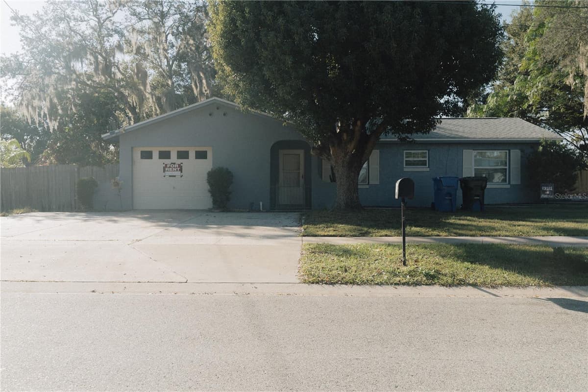 503 APRICOT DRIVE — photo 2 of 21