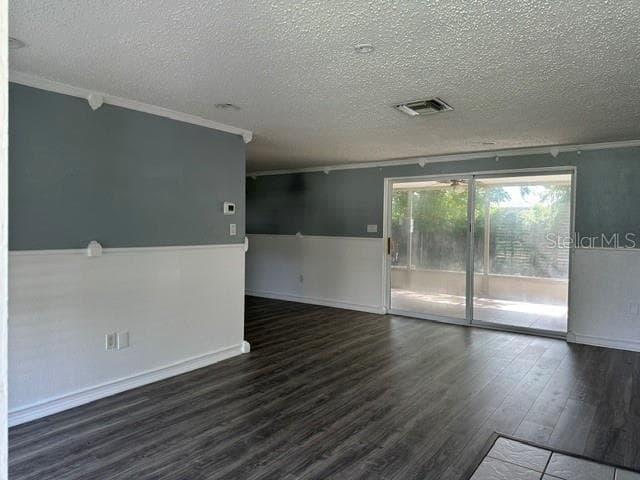 10840 NORWOOD AVENUE — photo 3 of 11