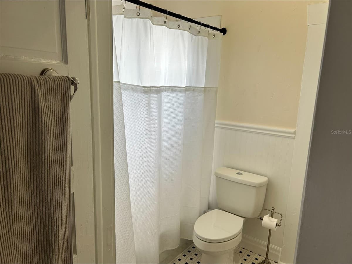 4922 SUWANEE AVENUE — photo 13 of 15