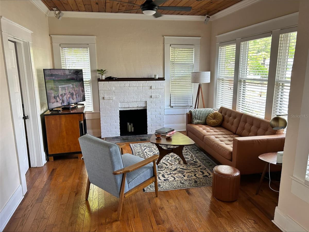 4922 SUWANEE AVENUE — photo 5 of 15