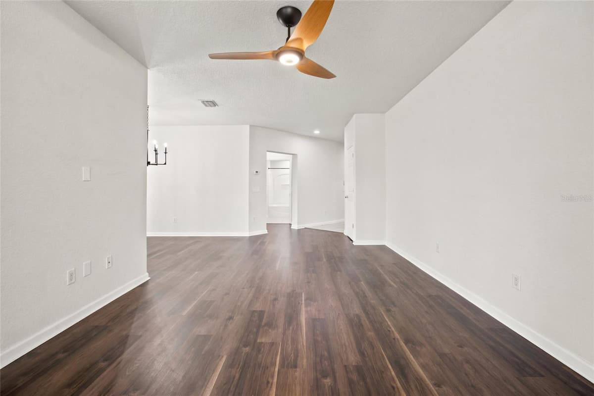 4550 52ND CIRCLE — photo 13 of 61