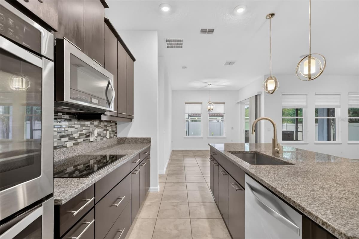 14681 SETON CREEK BOULEVARD — photo 11 of 48