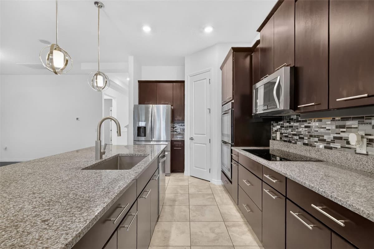 14681 SETON CREEK BOULEVARD — photo 12 of 48