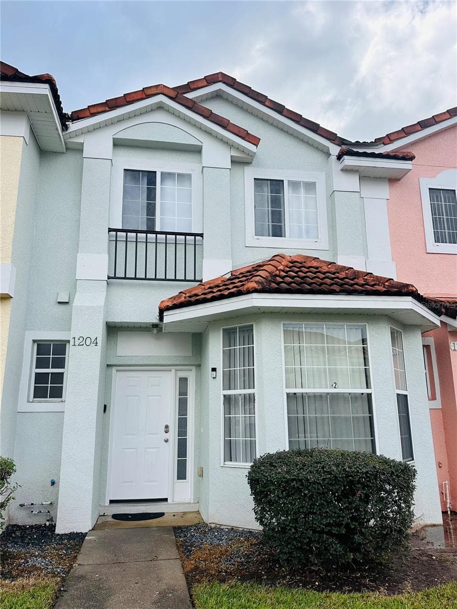 1204 S BEACH CIR — photo 1 of 27
