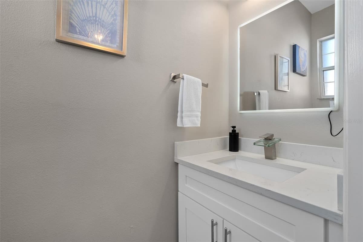 1204 S BEACH CIR — photo 16 of 27