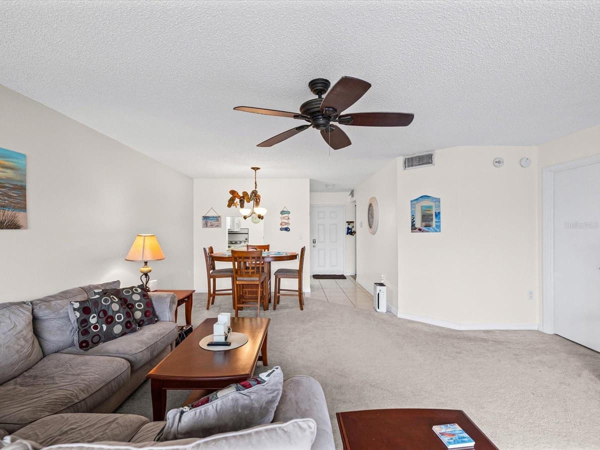 6800 20TH AVENUE — photo 4 of 39