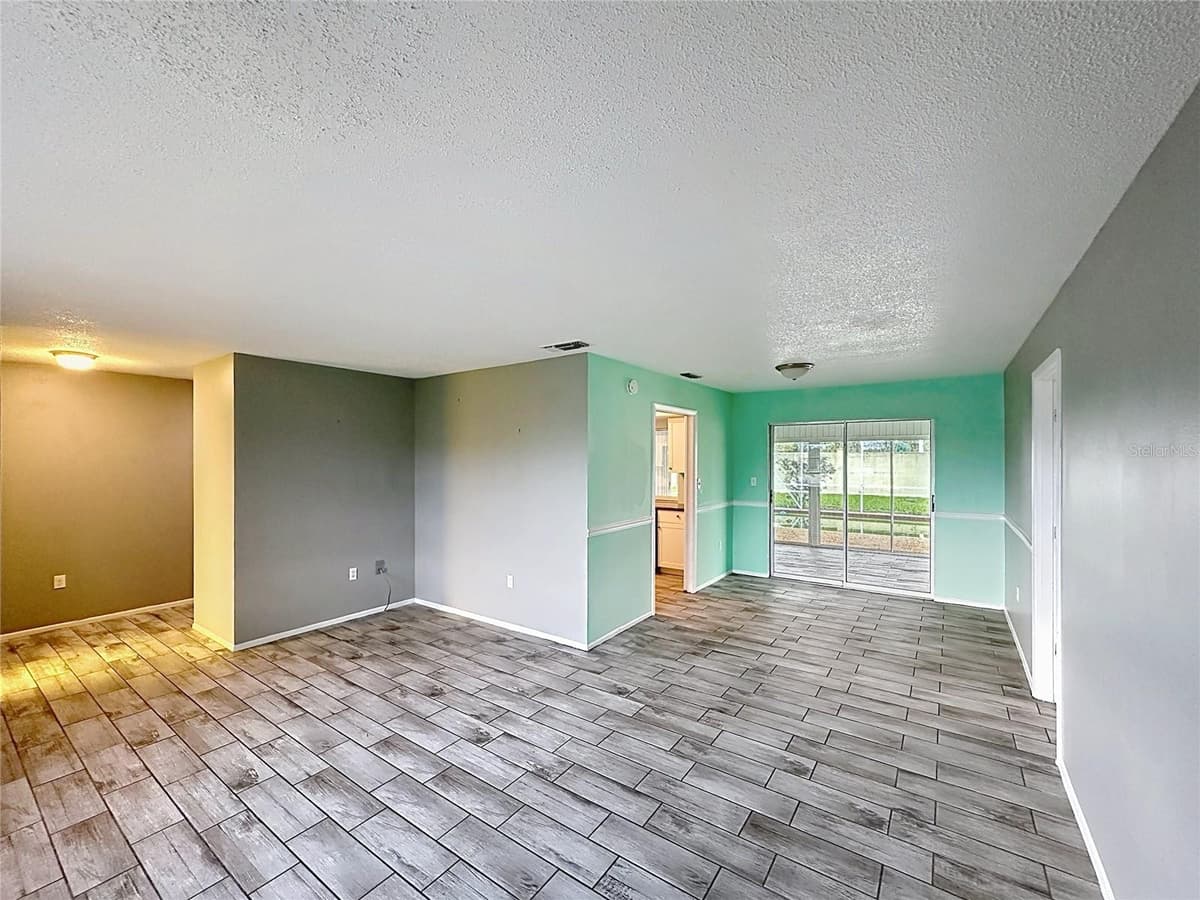 1093 CYPRESS POINT DRIVE — photo 14 of 33