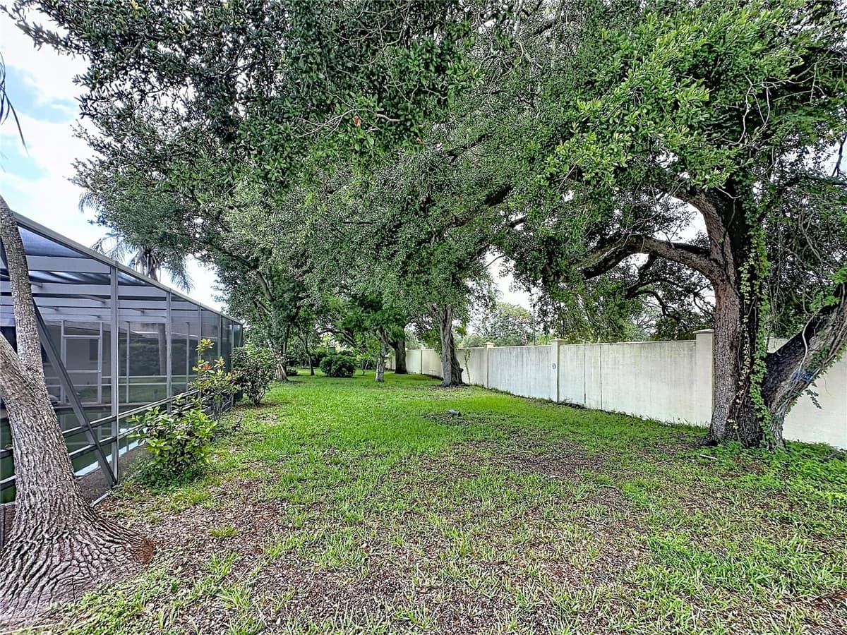 1093 CYPRESS POINT DRIVE — photo 30 of 33