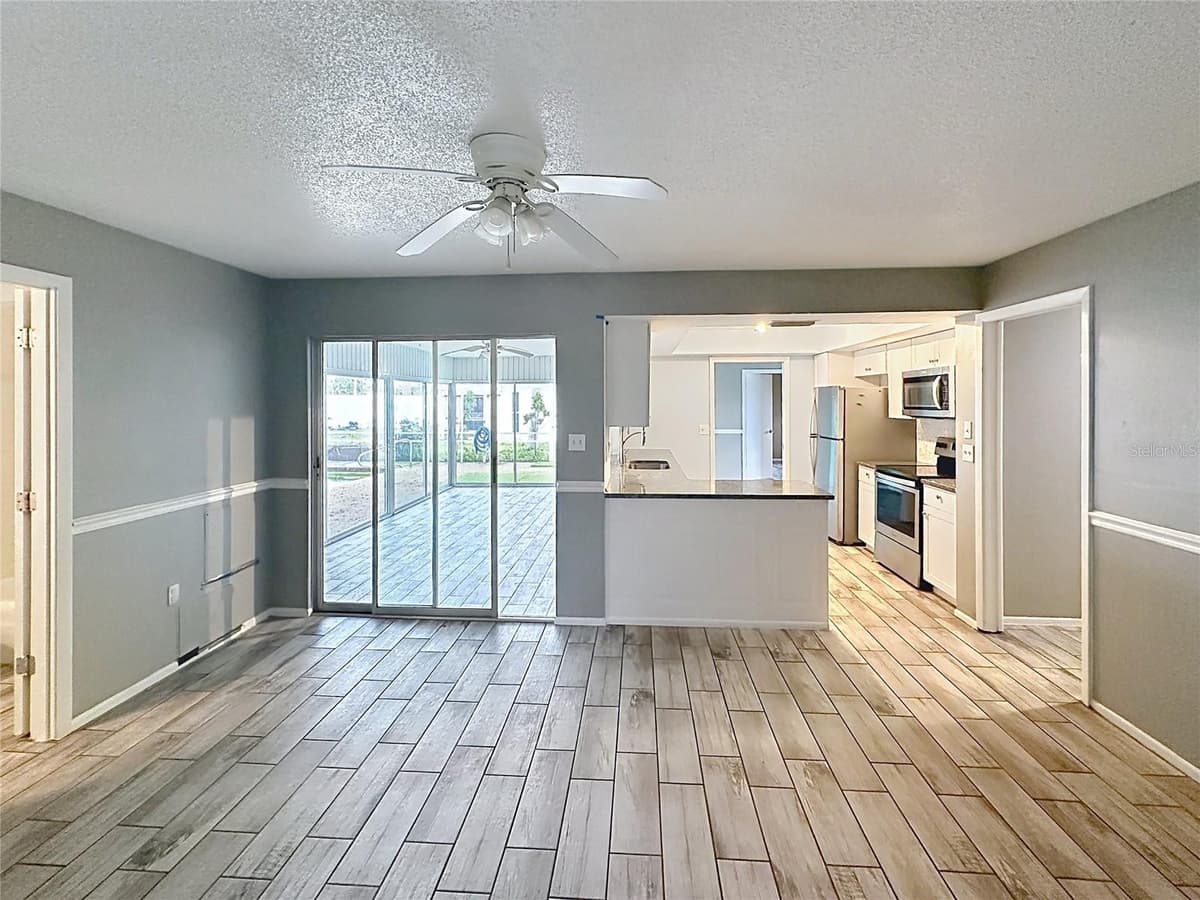 1093 CYPRESS POINT DRIVE — photo 6 of 33