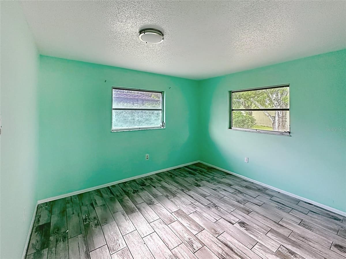 1093 CYPRESS POINT DRIVE — photo 19 of 33