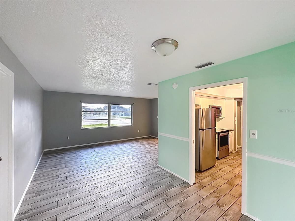 1093 CYPRESS POINT DRIVE — photo 15 of 33