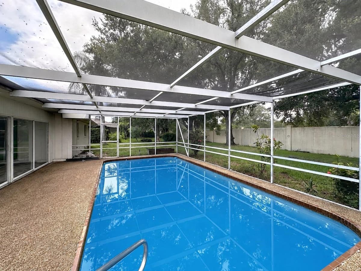 1093 CYPRESS POINT DRIVE — photo 4 of 33
