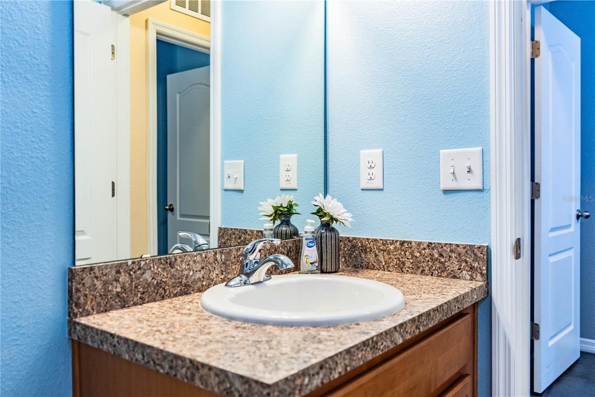 256 OLEANDER STREET — photo 27 of 70