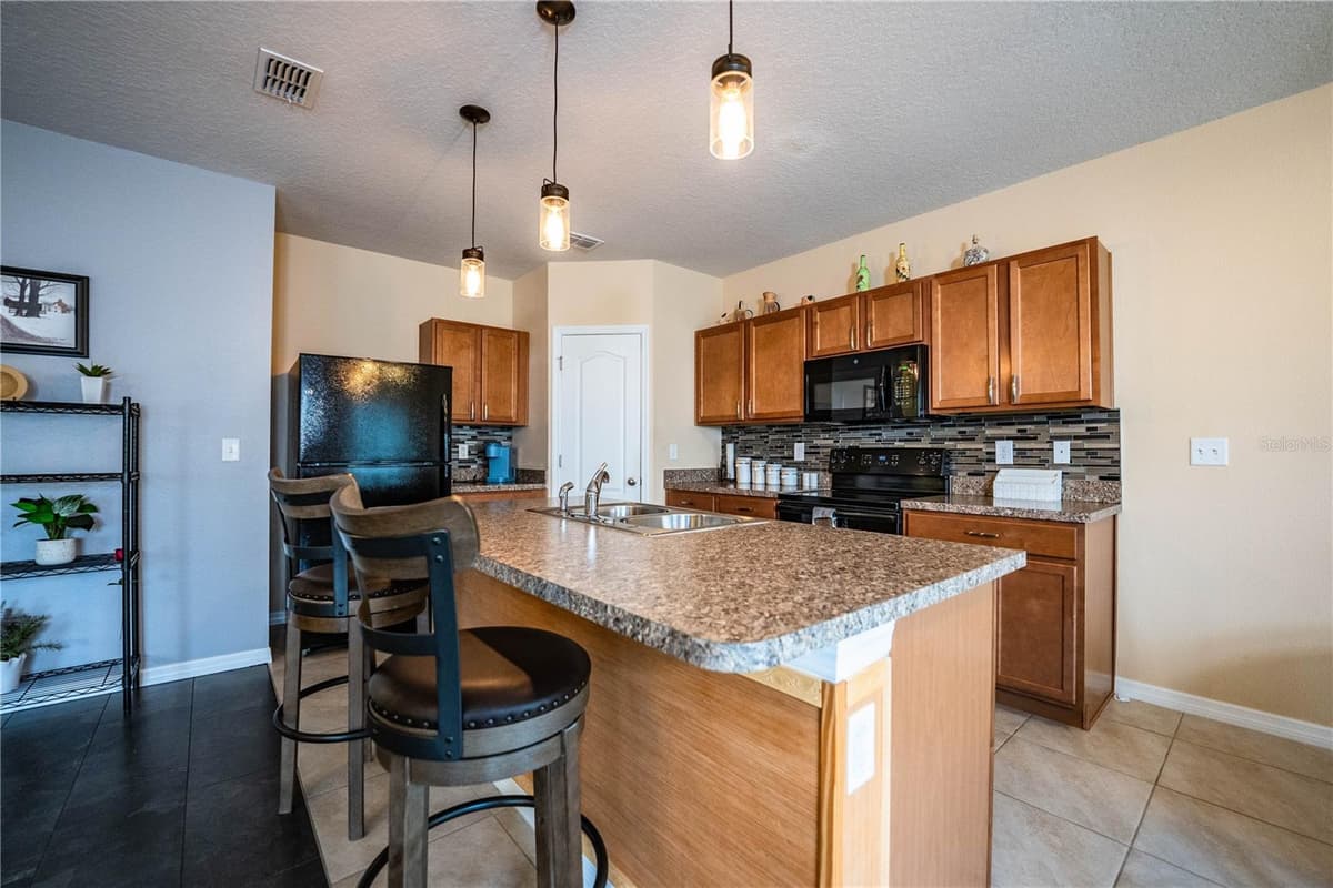 256 OLEANDER STREET — photo 49 of 70