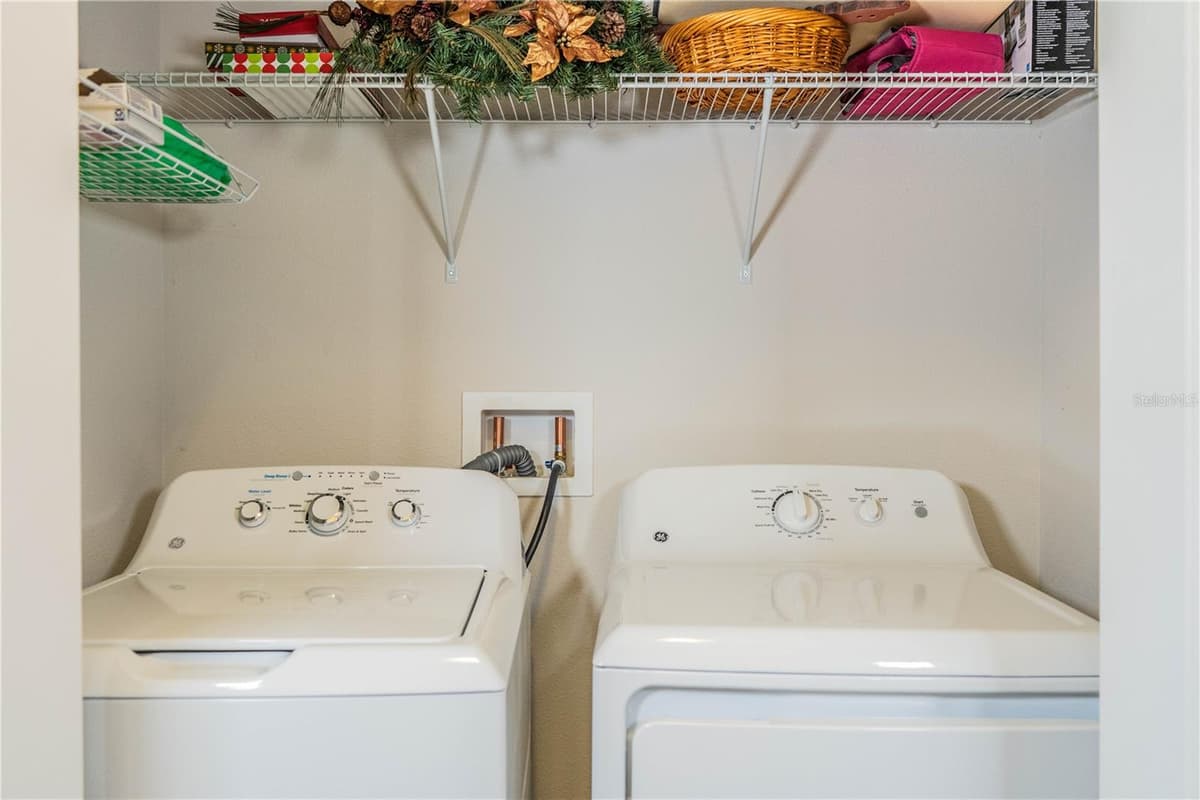 256 OLEANDER STREET — photo 15 of 70
