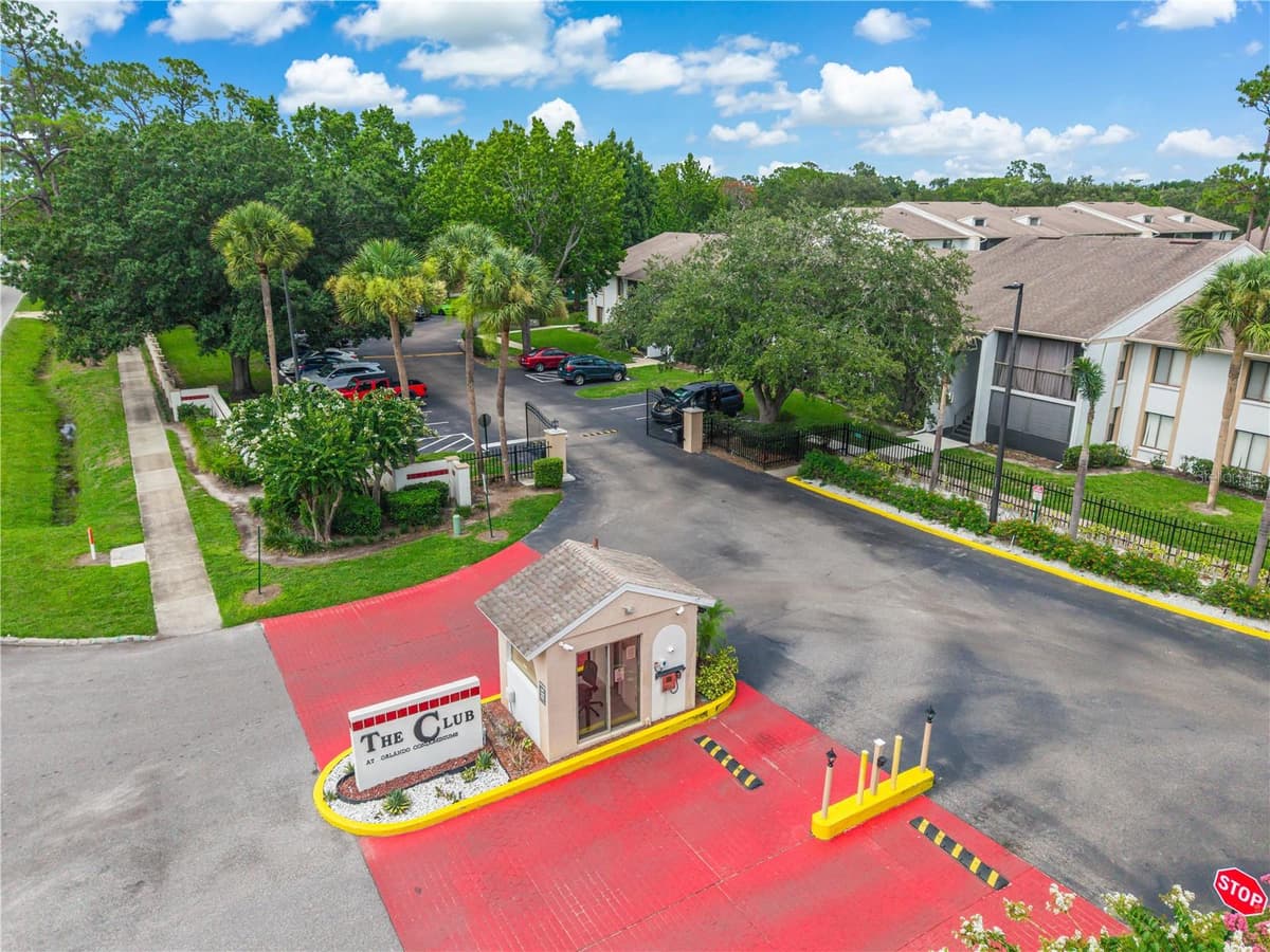 8201 SUN SPRING CIRCLE — photo 40 of 48