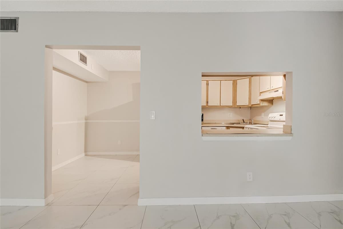 8201 SUN SPRING CIRCLE — photo 11 of 48