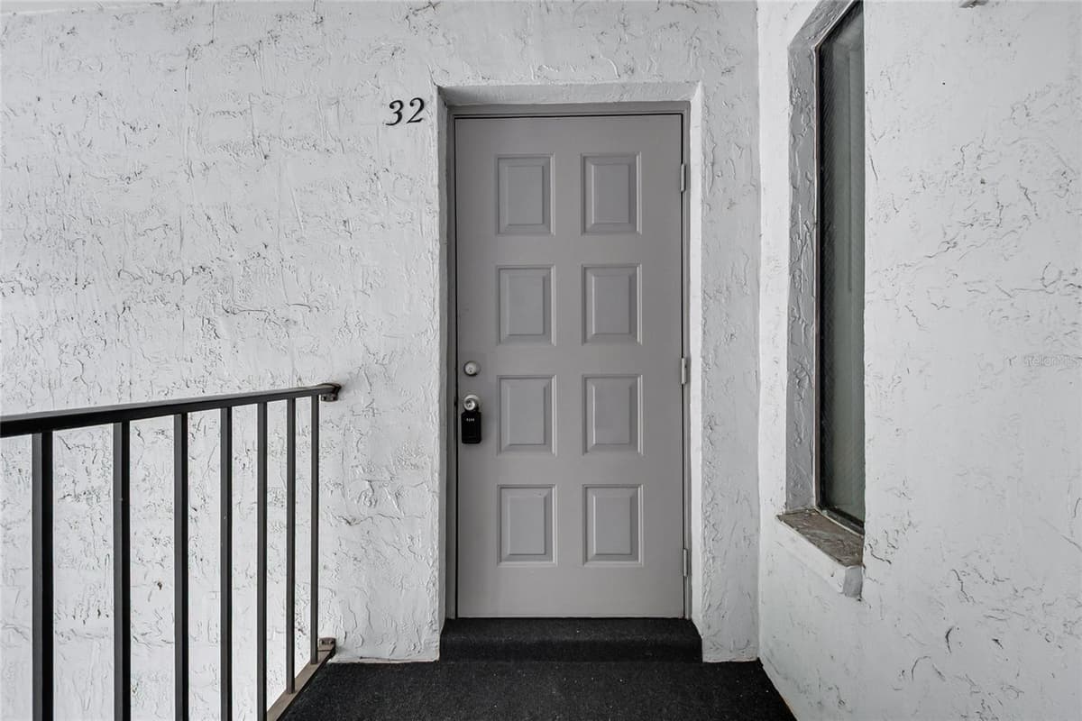 8201 SUN SPRING CIRCLE — photo 3 of 48