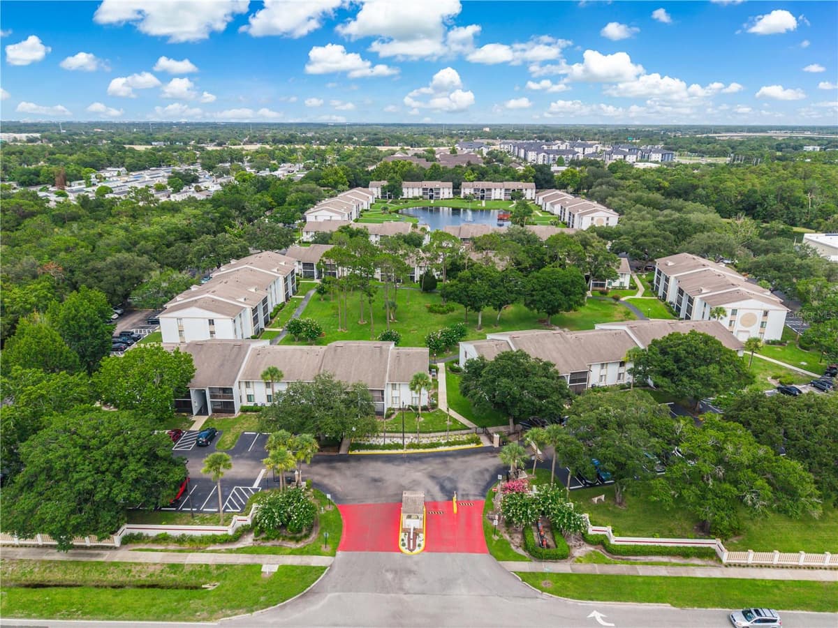 8201 SUN SPRING CIRCLE — photo 41 of 48