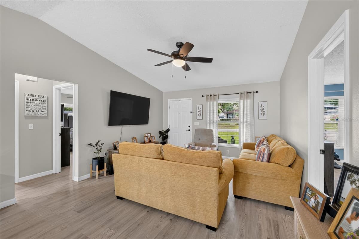 599 MAGNOLIA RIDGE AVENUE — photo 10 of 45