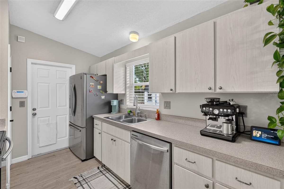 599 MAGNOLIA RIDGE AVENUE — photo 16 of 45